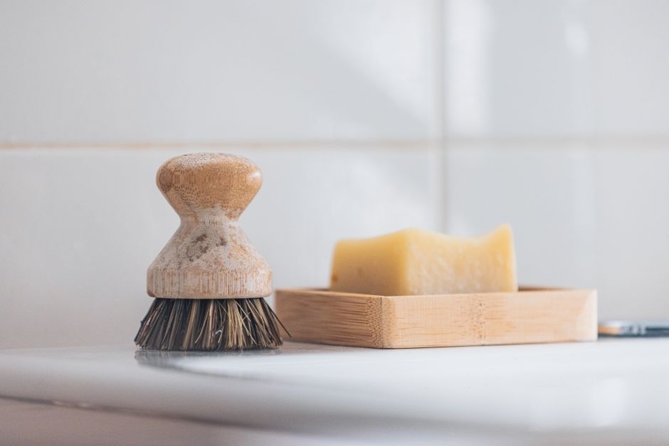 Men’s Body Wash vs Bar Soap: Choose for Your Skin