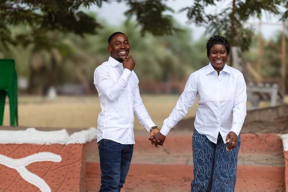 How Men Wear Linen Shirts Without Looking Creased